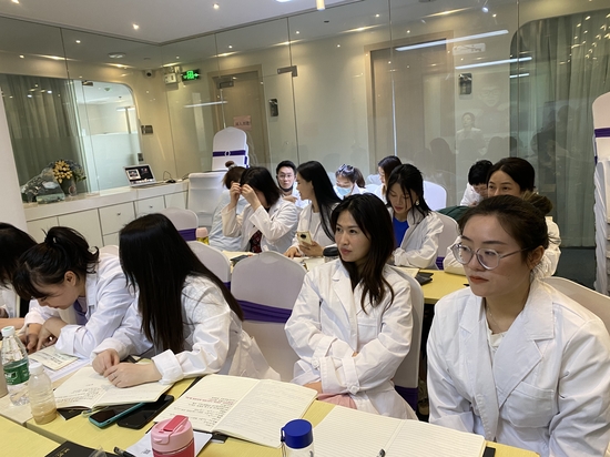 防城港微整形培訓 專業學習，開啟醫美新篇章